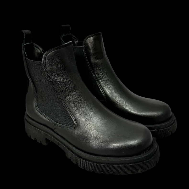 Beatles Handcrafted In Black Leather Bass