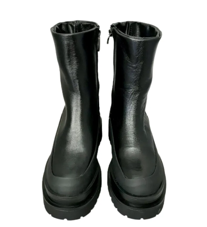 Black Ankle Boot With Tank Bottom