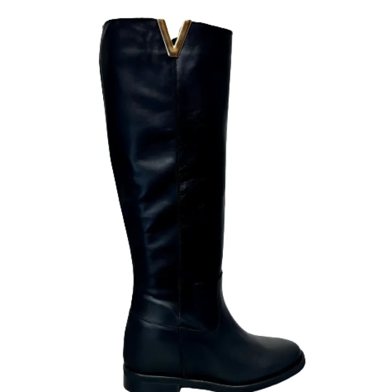 Black Handmade Boot With Internal Wedge