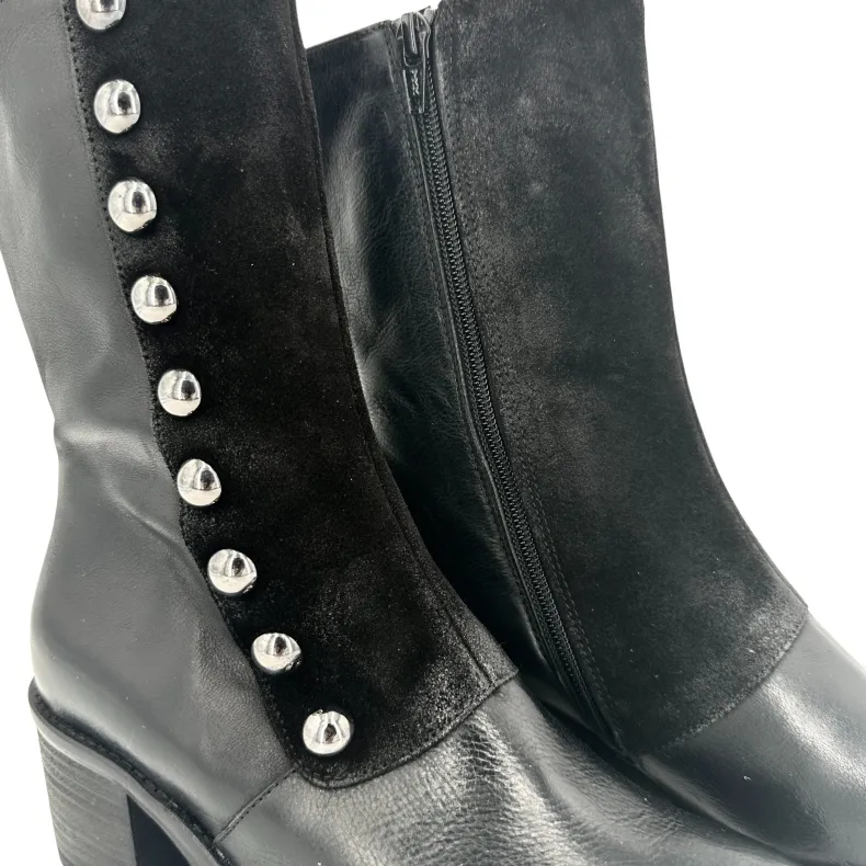 Black Leather Ankle Boot With Camarri 1916 Buttons