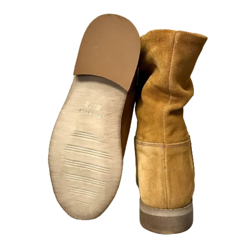 Boot In Curled Suede And Internal Wedge