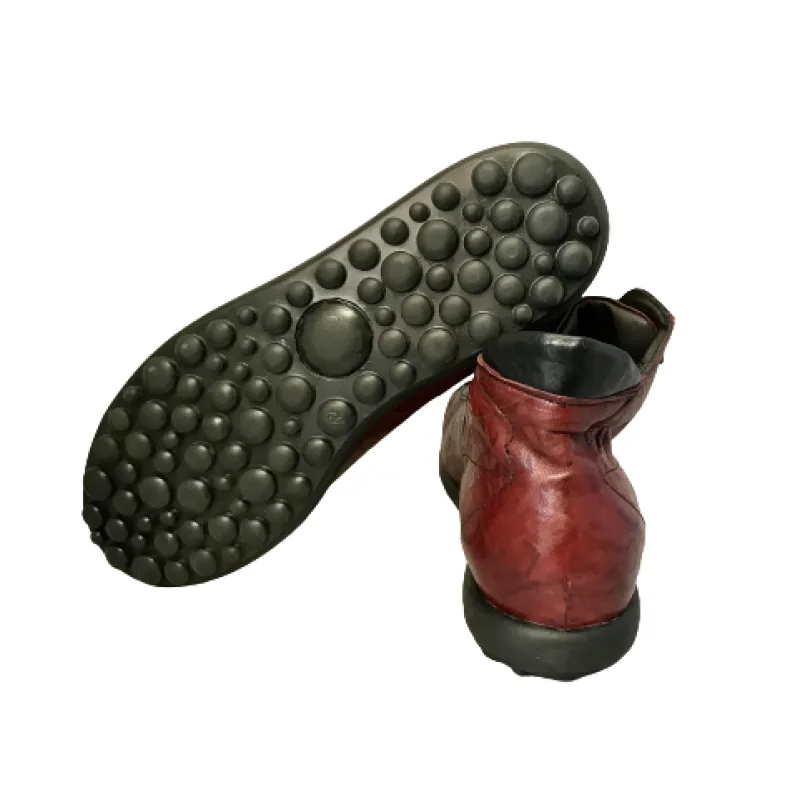 Burgundy / Black Boot