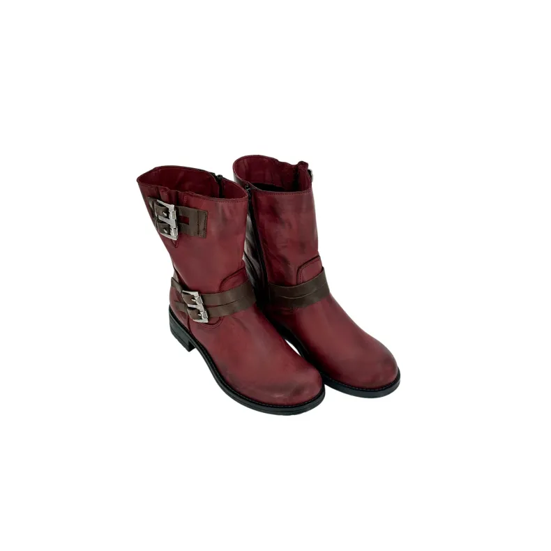 Burgundy Boot With Buckles And Zip