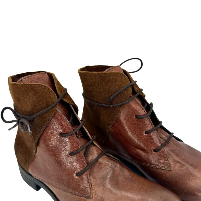 Handcrafted Amphibian In Camarri 1916 Dipped Leather