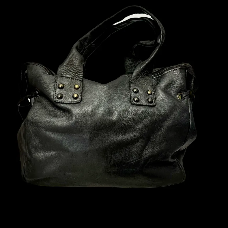 Handcrafted Bag In Washed Leather With Large Weaving