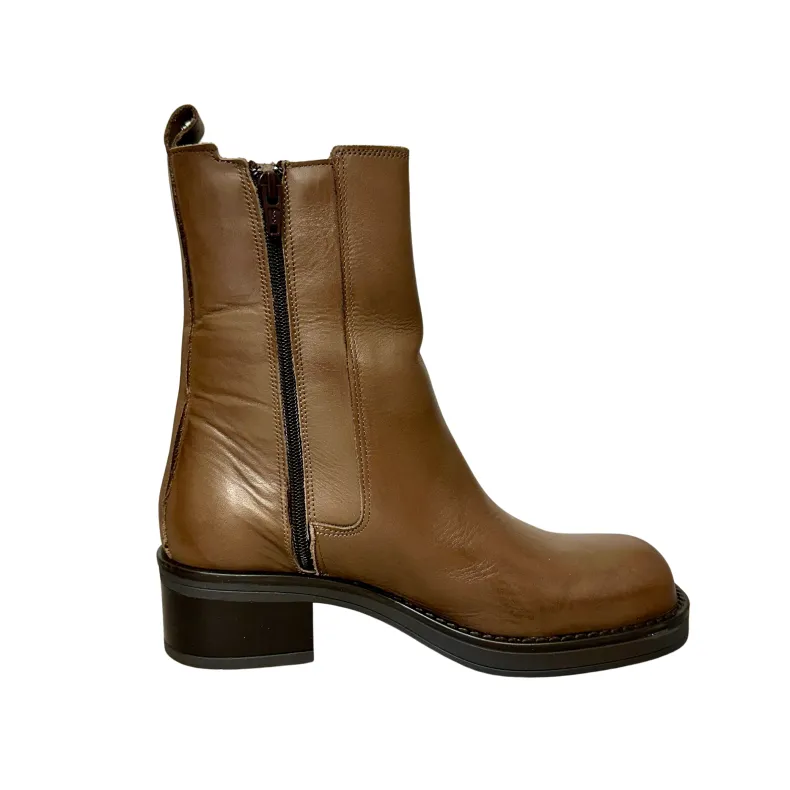 Handcrafted Beatles With Square Toe