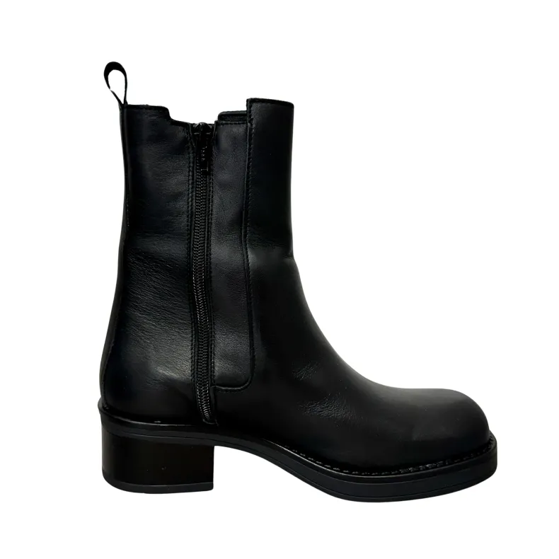 Handcrafted Beatles With Black Square Toe