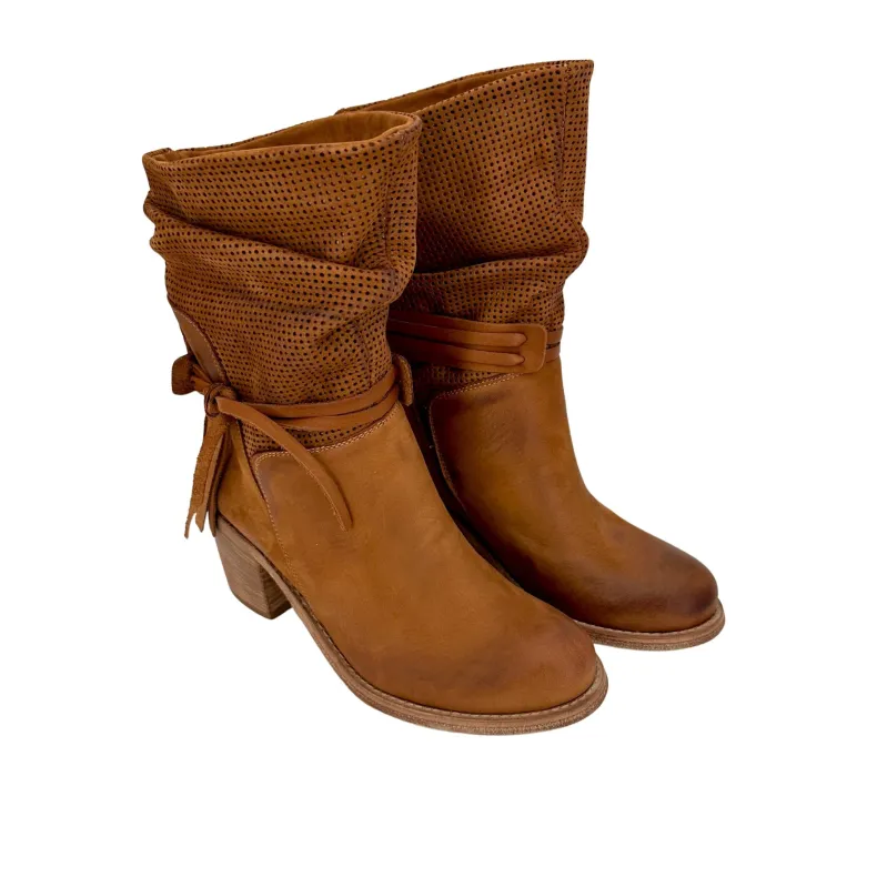 Handcrafted Boot In Tan Nubuck Leather