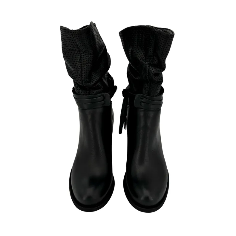 Handcrafted Boot In Black Curled Leather