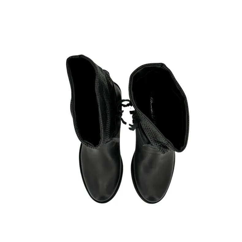 Handcrafted Boot In Black Curled Leather