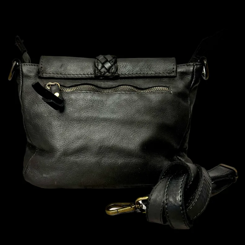 Handmade Bag In Washed Leather With Braid