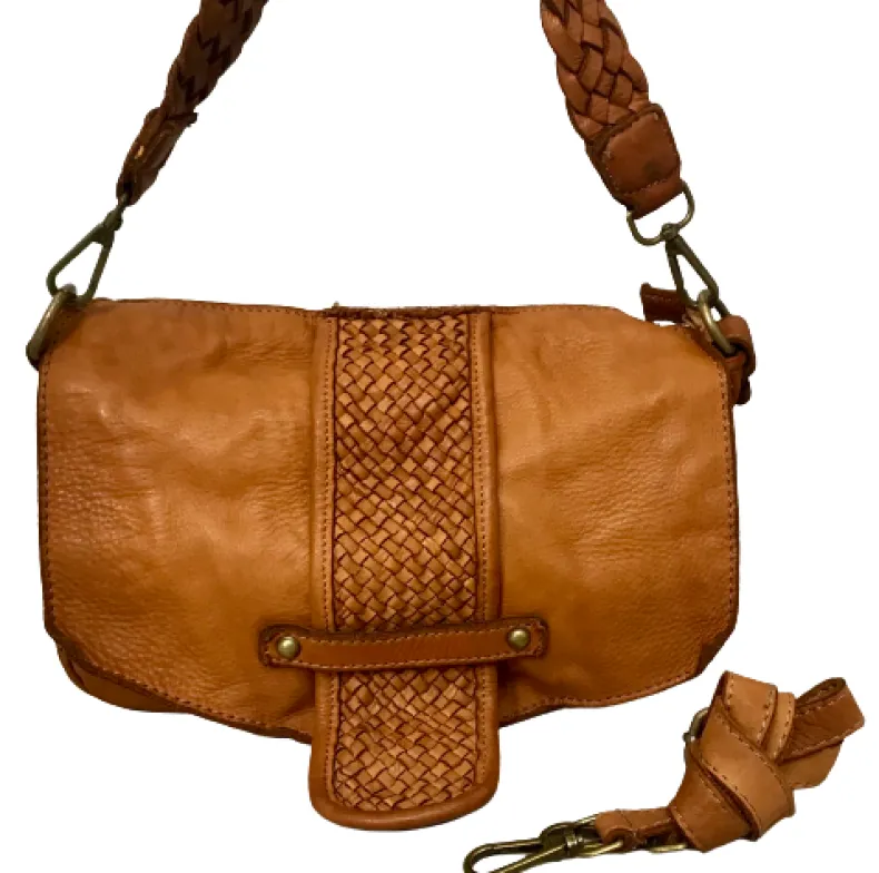 Handmade Bag In Washed Leather With Braided Handle