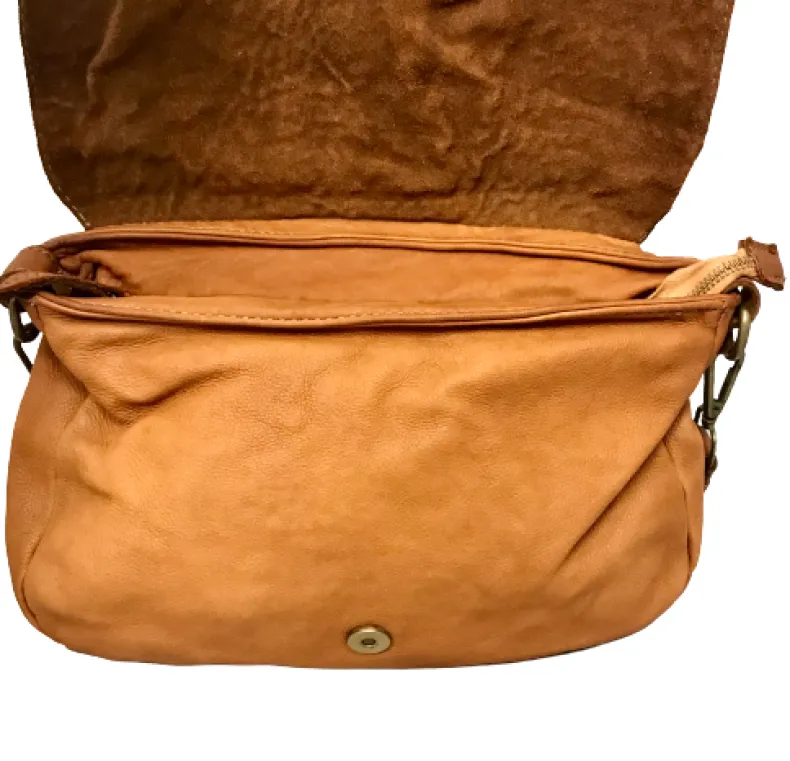 Handmade Bag In Washed Leather With Braided Handle
