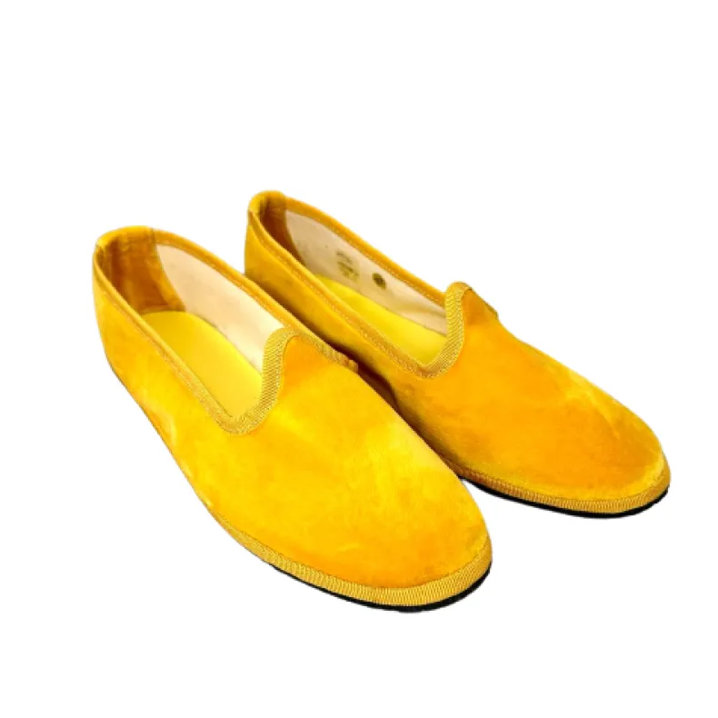 Handmade Friulian Shoes In Yellow Velvet