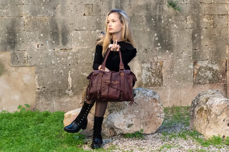 Luisa Big – Bag With Studs And Leather Laces