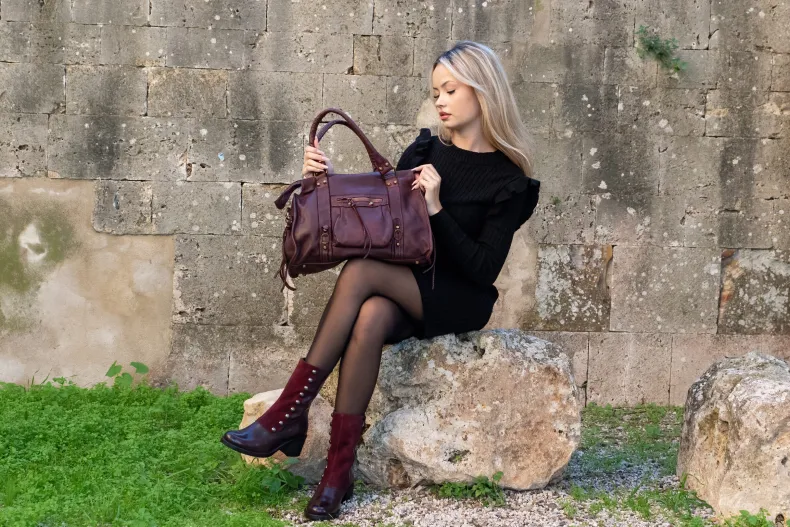 Luisa Big – Bag With Studs And Leather Laces
