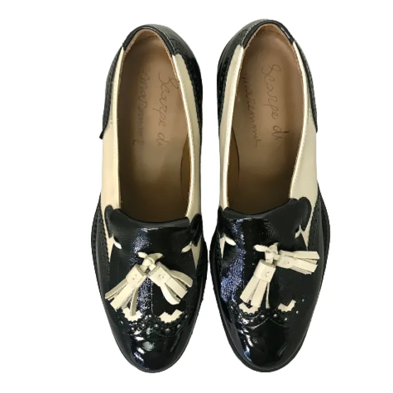 Moccasin In Black And Milk Patent Leather
