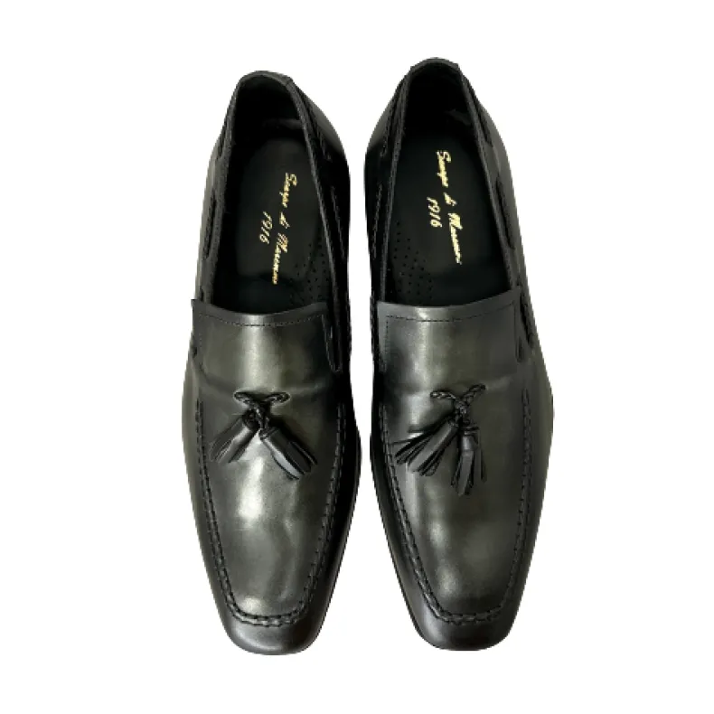 Moccasin In Green Leather With Screen-printed Tassels