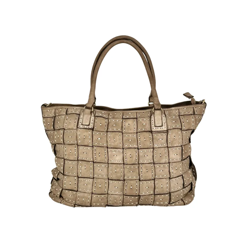 Olimpia Big – Weaving And Visible Stitching