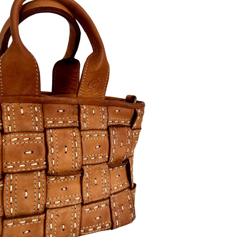 Olimpia Small – Weaving And Visible Stitching