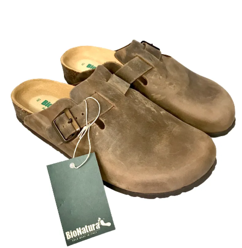 Sabot In Dark Brown Bionatura Oiled Leather