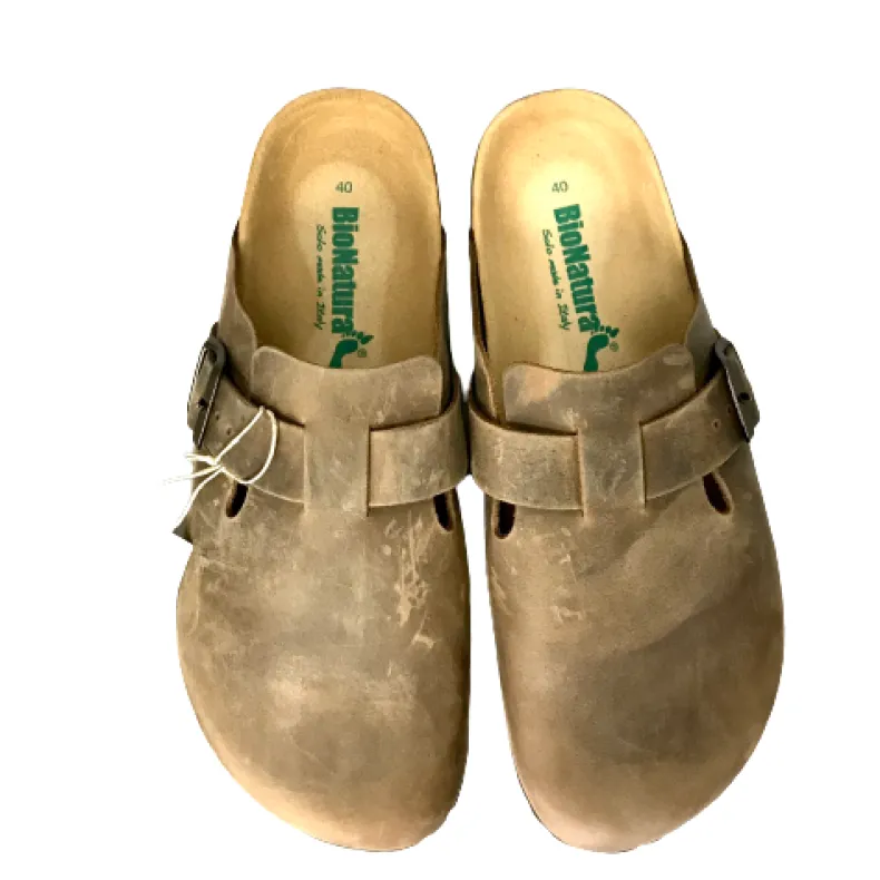 Sabot In Dark Brown Bionatura Oiled Leather