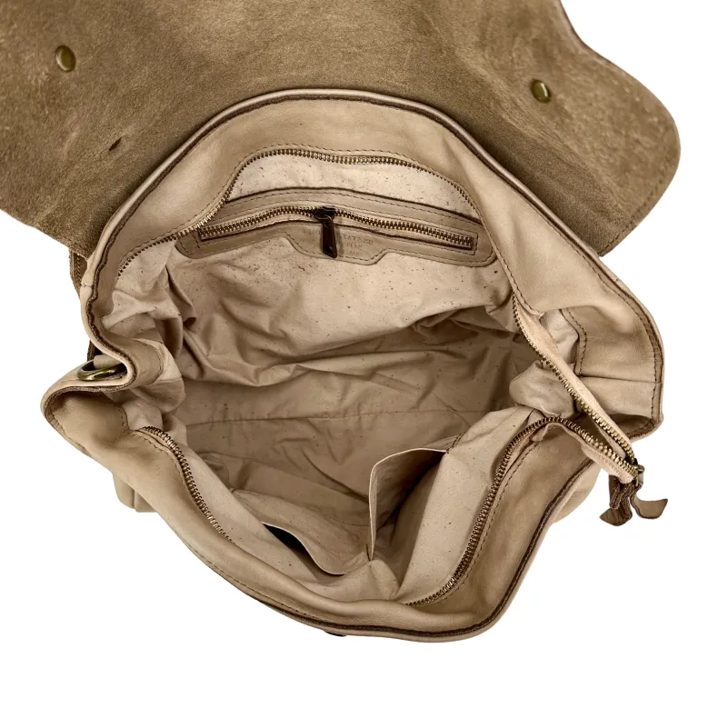 Sally – Postwoman With Braided Handle