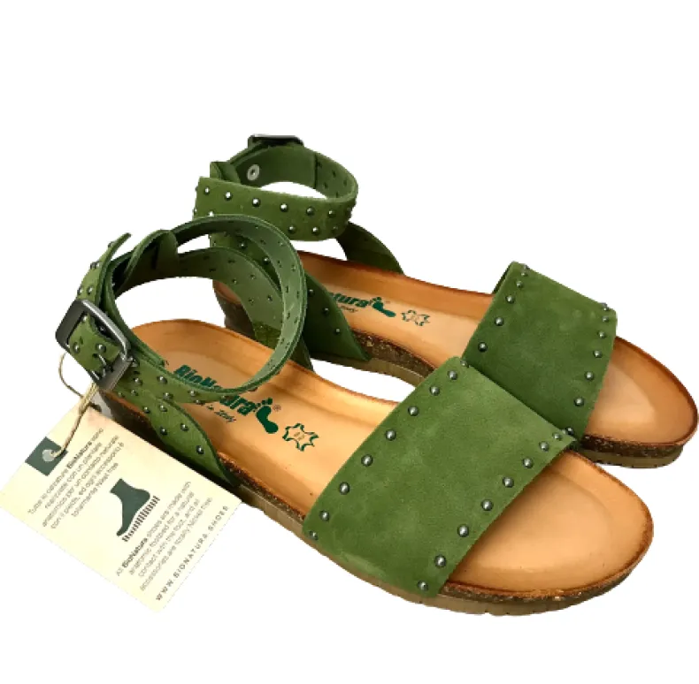 Sandal Tied To The Green Ankle Bionatura