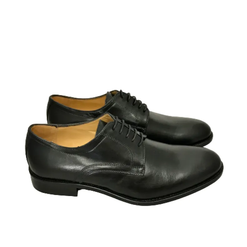 Smooth Black Lace-up