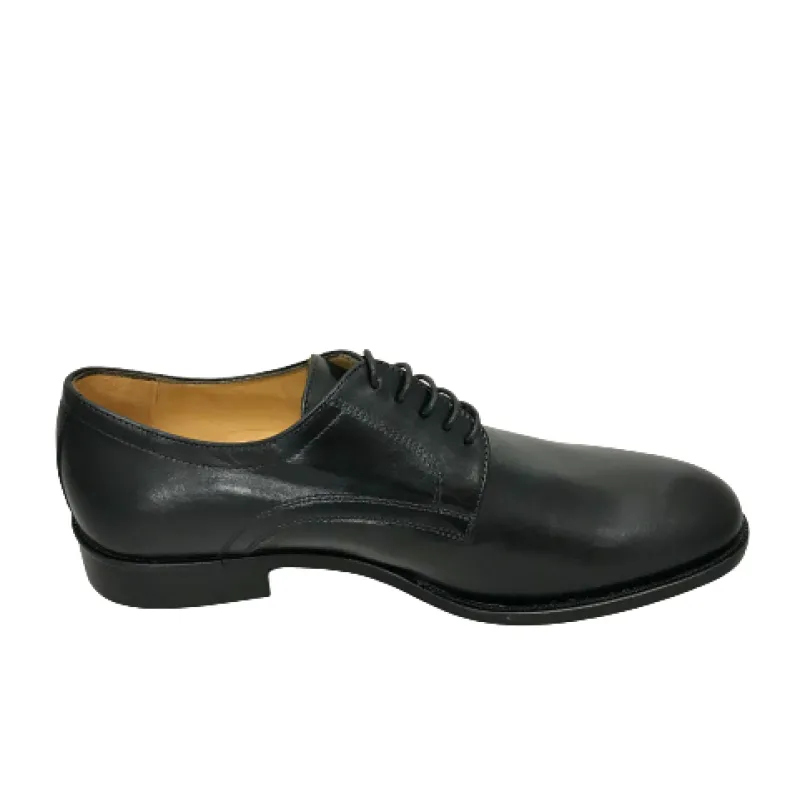 Smooth Black Lace-up