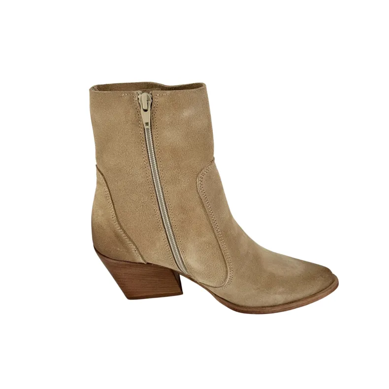 Texan Ankle Boot In Brushed Beige Suede