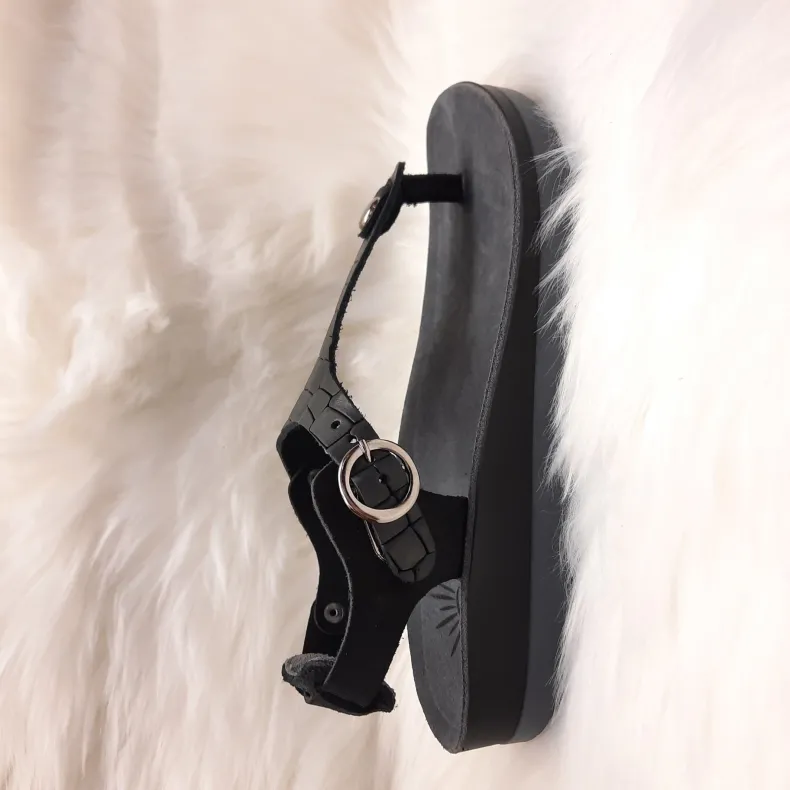 Thong Sandal In Black Crocodile Leather