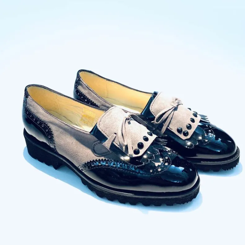 Two-tone Taupe / Black Moccasin